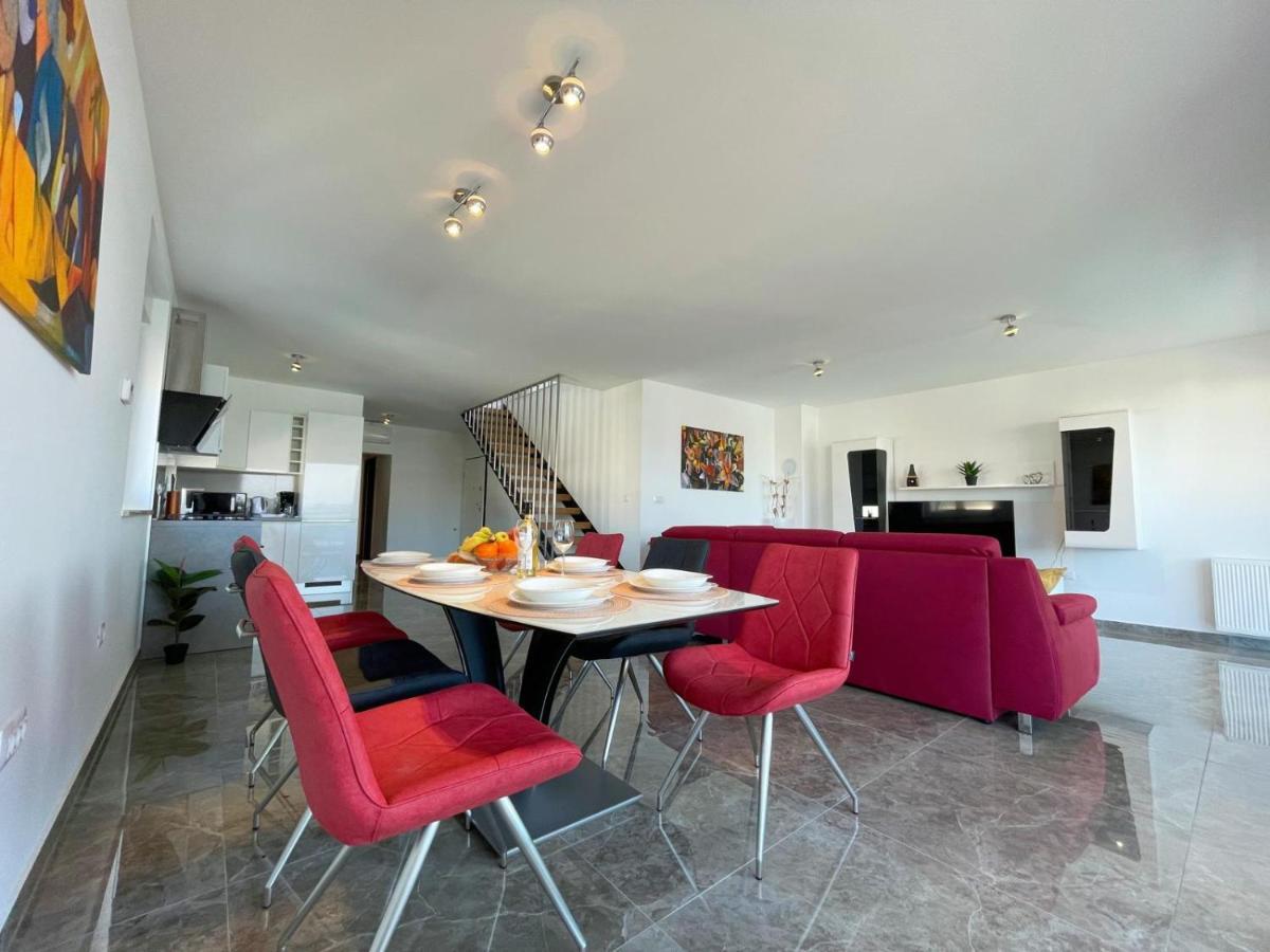 Seascape Deluxe Residence Pjescana Uvala Extérieur photo