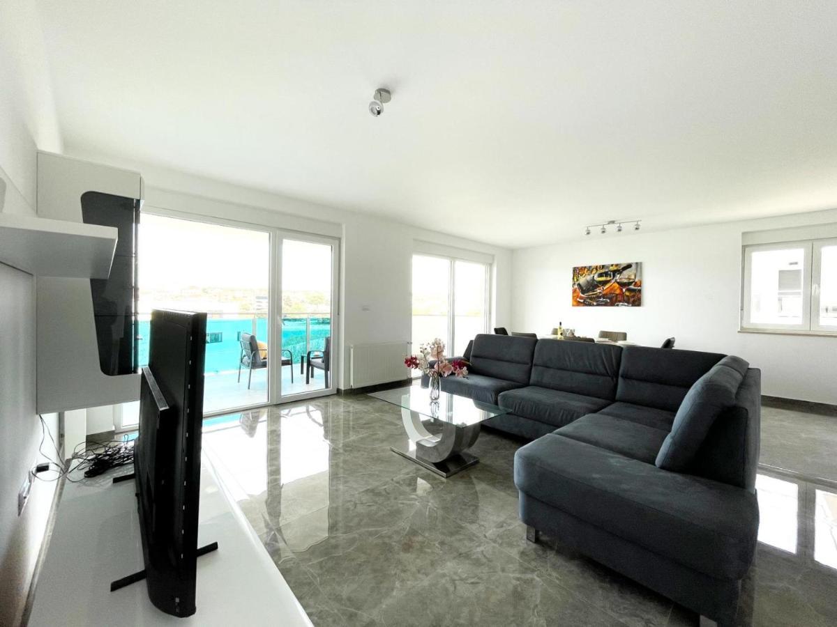 Seascape Deluxe Residence Pjescana Uvala Extérieur photo