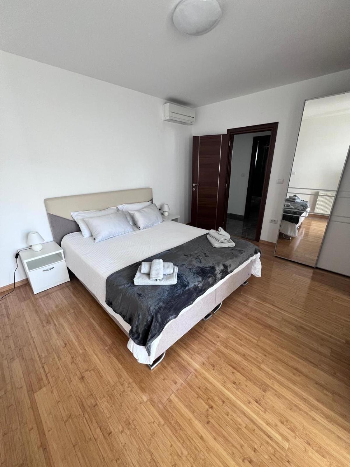 Seascape Deluxe Residence Pjescana Uvala Extérieur photo